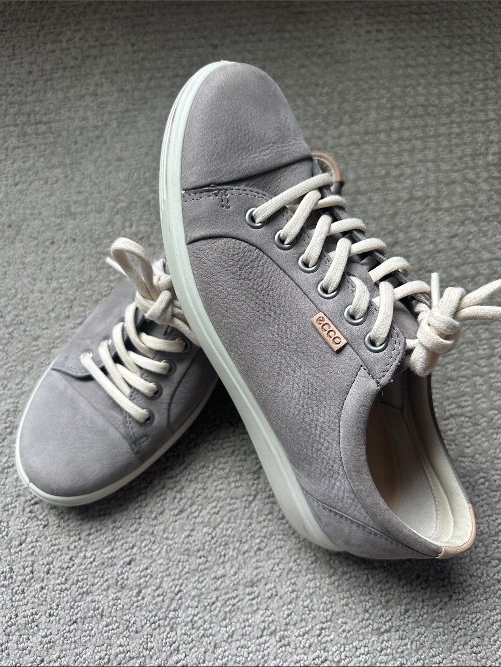 Ecco Men's Grey Leather Lace-Up Sneakers